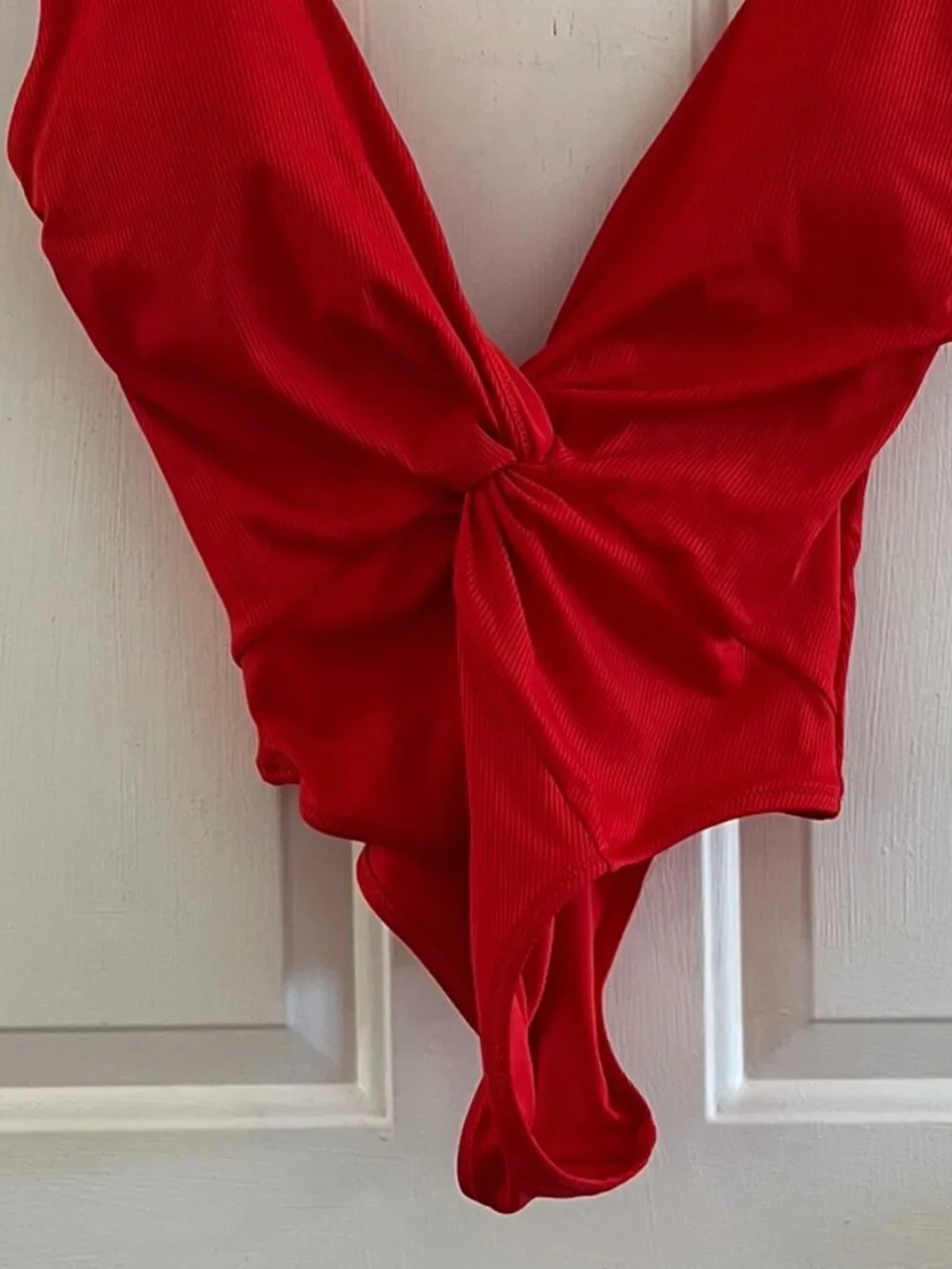 Victoria's Secret Woman's Red Twist Plunge One-Piece Swimsuit Sz Med